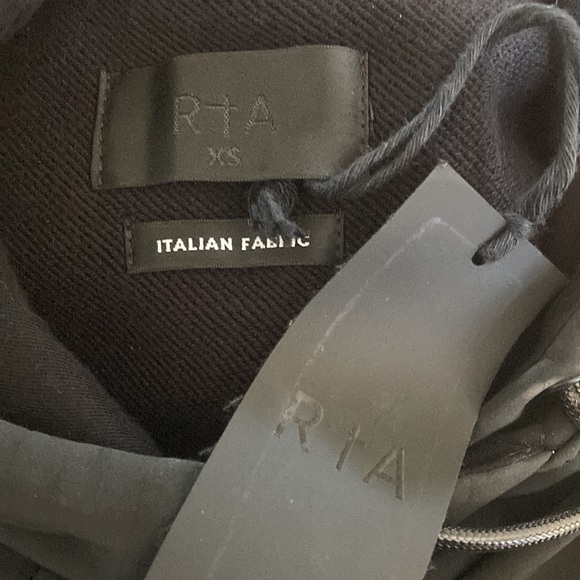 RtA Haven Cropped Sweatshirt NWT Black Crop Open Back Hoodie - Picture 8 of 10